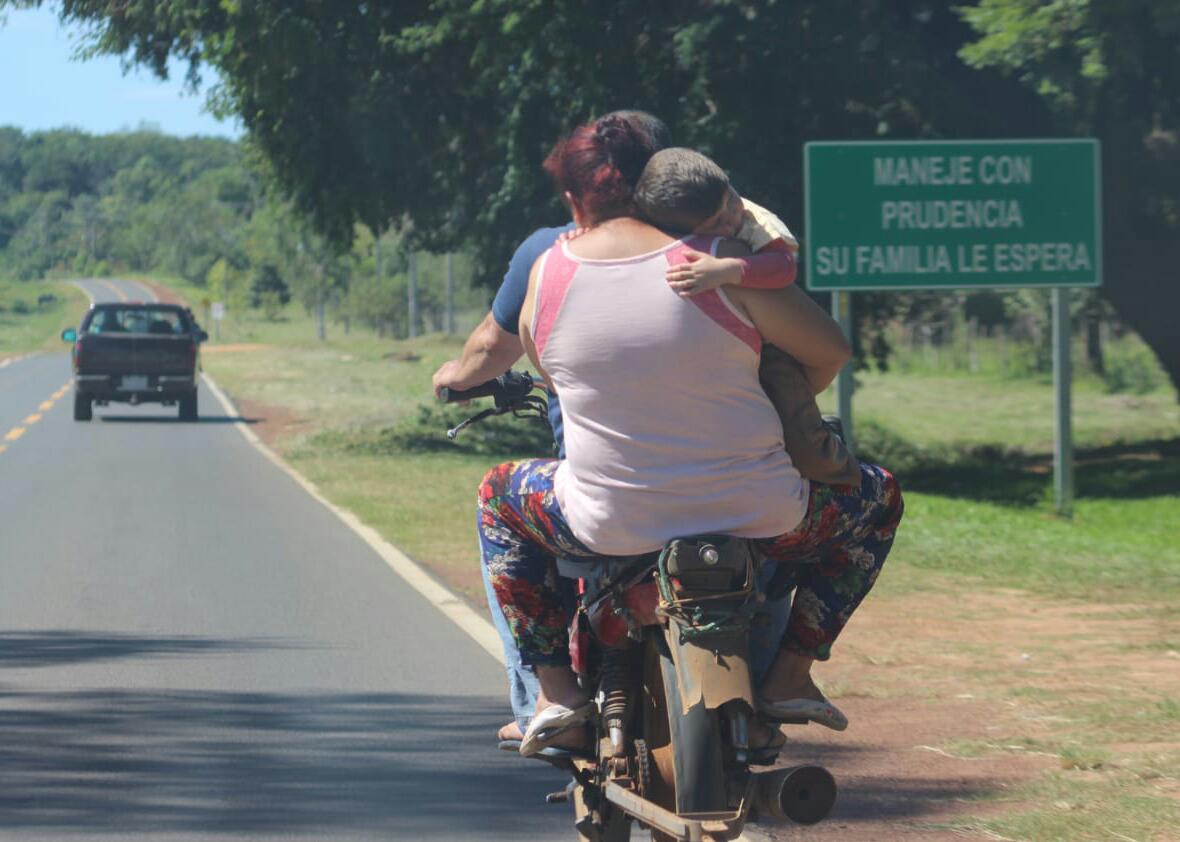 mopcparaguay's tweet photo. Ningún cartel, tuit, hashtag, recomendación, campaña de seguridad vial, luz trasera, elementos de seguridad o ley, producirá jamás mayor efecto que la propia conciencia. ¿Ustedes qué opinan?. https://t.co/eShUZL5kdP