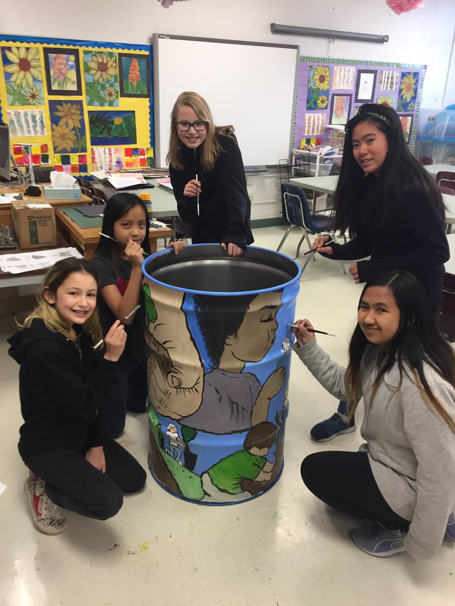 HolyFamilyS's tweet photo. VG Grizzlies participate in the Spruce Up St.Albert Garbage can contest! https://t.co/1QgQZCcxJx