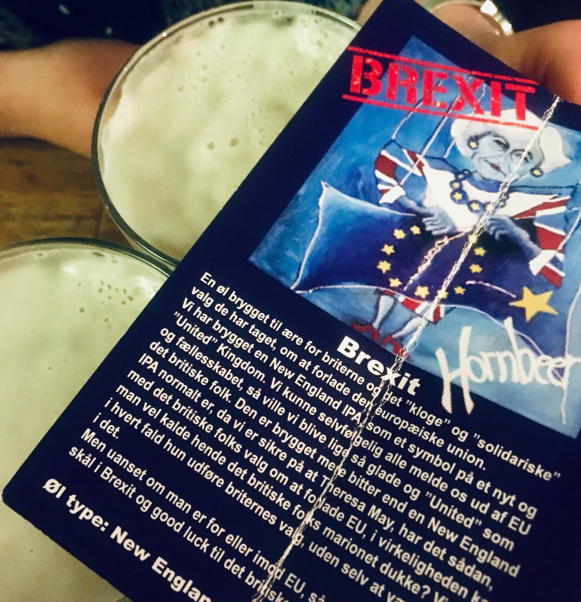 Ersboell's tweet photo. “Brexit-øllen er brygget mere bitter end den normalt er, da vi er sikre på, at Theresa May, har det sådan.” Det er et øl-projekt, man ka’ bakke op om! #brexit #eudk https://t.co/5GT3CzUdzv