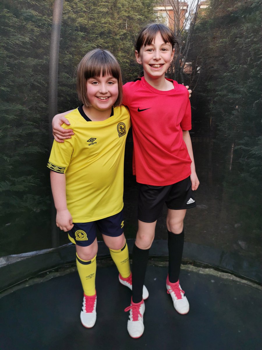 adysport1974's tweet photo. #Amber23 &amp; #Katie3
Best Friends and had fun tonight at Blackburn Rovers Futsal. ⚽❤️
Amber picking up Best Passer from @AndrewAspinall https://t.co/rr15YspnFu