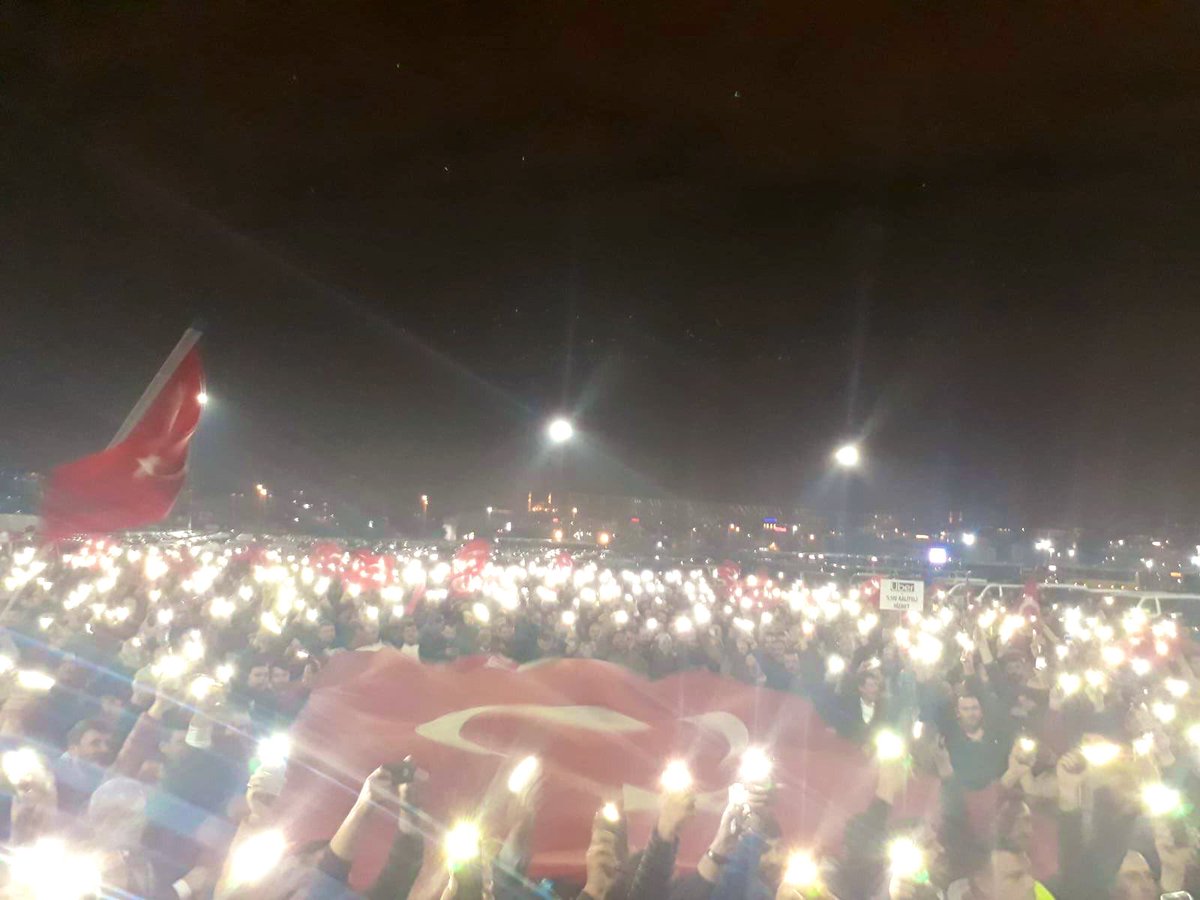 Sayın <a href="/ekrem_imamoglu/">Ekrem İmamoğlu</a> 16 milyon’un kalbine girmeye geldiniz. 16 milyon’un kalbine giden yol UBER’den geçer.
Taksi tekelinden bıkmış insanların seslerini duyacağınıza eminiz.

#HalkUBERİstiyor
#imamoğluUBERistiyoruz
<a href="/ccanannnnnn/">Dr. Canan Kaftancıoğlu</a> <a href="/NeyranBahadirli/">Neyran Arslantürk</a> <a href="/Uber_Turkiye/">Uber Türkiye</a> <a href="/herkesicinCHP/">CHP 🇹🇷</a>