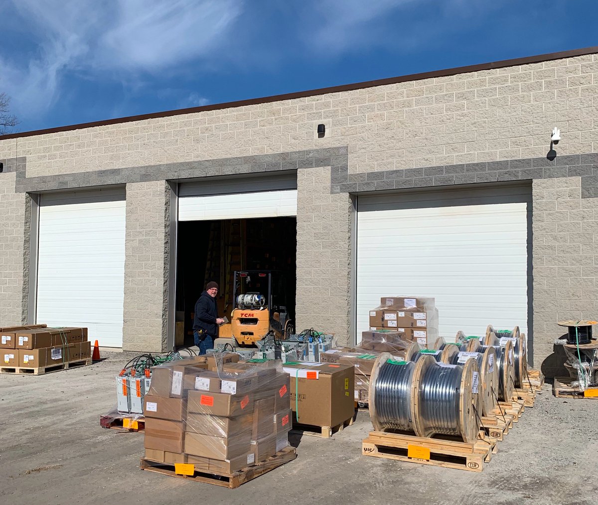 theviolingrp's tweet photo. James - who's busy today receiving a large telecom shipment, plays a huge part in keeping our crew on track. His planning and preparation of materials allow our projects to run smooth and efficiently! 🏗️
#TeamWork #Telecom #Commscope #OurHomeSTC https://t.co/Vt7hk9Pe91