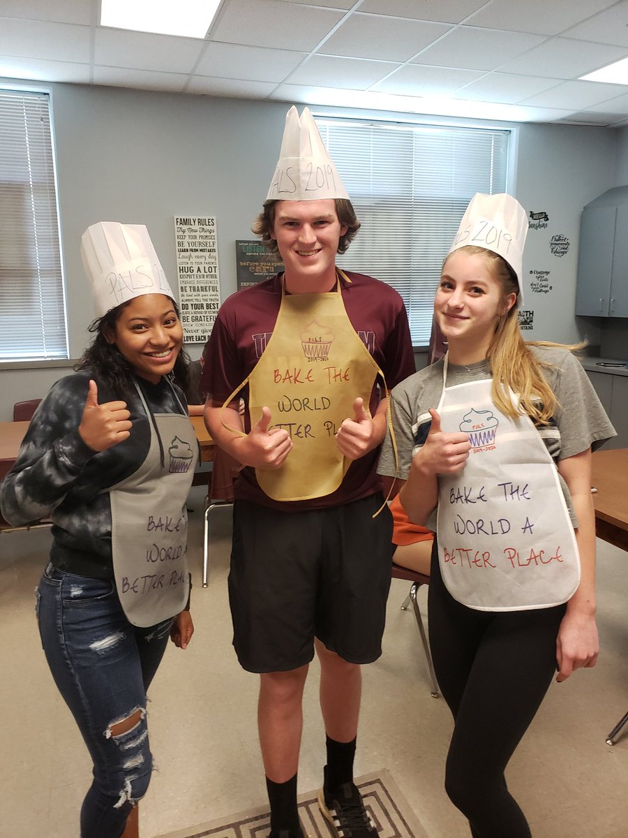 RHSLeadership's tweet photo. PALS Recruits 2019-2020 ready to Bake the world a better place! https://t.co/7T4Oq7USpn
