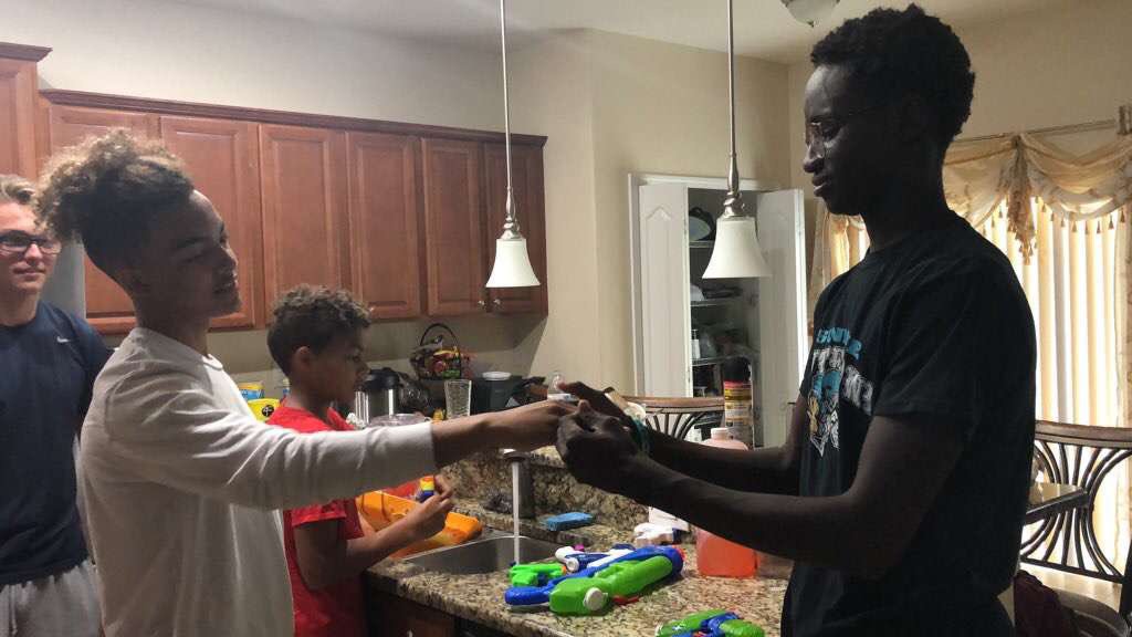 ManPul18's tweet photo. @slhswaterwars21 DoD3 have revived Chris https://t.co/uhrekdm0S7