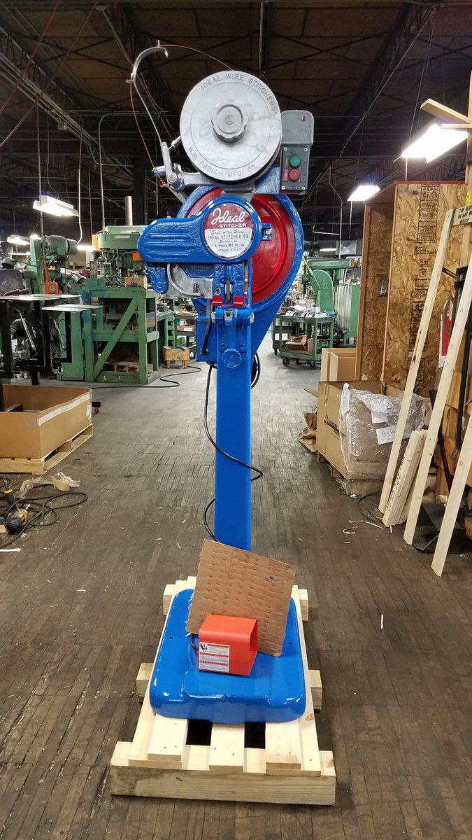 IdealStitcherCo's tweet image. Our IS-1244 "Arm Box Stitcher" is ready for action and will soon be heading to it's new home at Sun Pet!
idealstitcher.com 

#boxstitcher #packaging #manufacturing #madeinusa