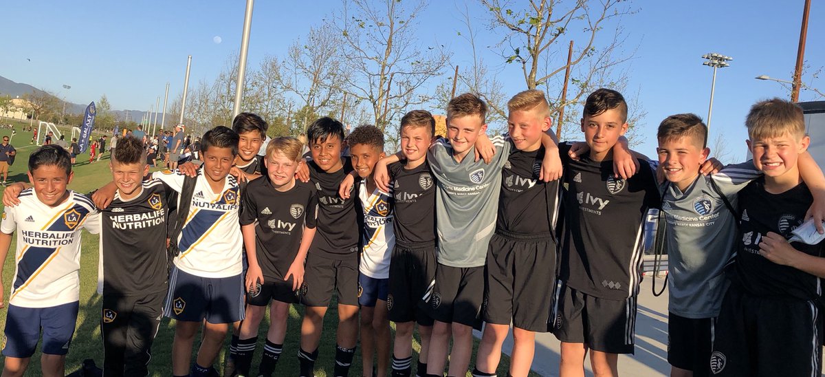 Cupini_AC7's tweet photo. Great game vs @LAGalaxyAcademy ....friends off the pitch! @SKCAcademy @LAGalaxyCup #respect #LAGalaxy #skc https://t.co/o7KlOO5biJ