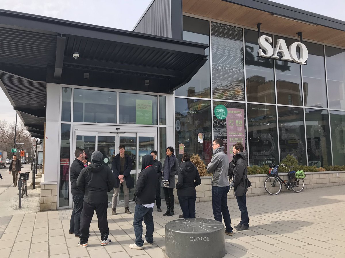 EcotechQuebec's tweet photo. Notre 4e visite de la #JournéeDécouverte se poursuit @LaSAQ_officiel Jean-Talon dont les dalles de béton sont fabriquées avec la technologie #VERROX de @tricentris, à base de poudre de verre issue du recyclage des bouteilles comme ajout cimentaire. https://t.co/vu4C8DY3h0