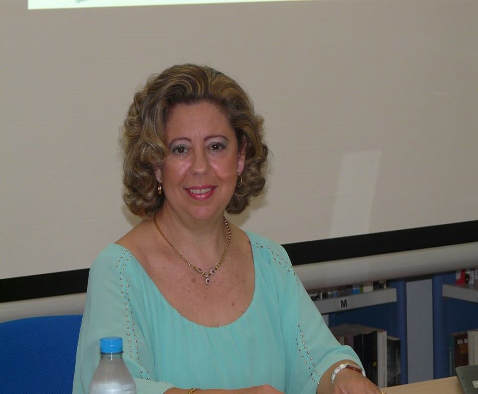 EvaBarroG's tweet photo. La presentación de "Un hombre normal" en la Biblioteca Miguel Galindo de Los Alcázares fue todo un éxito. Agradezco su esfuerzo a la Concejalía de Cultura que lo hizo posible y a Gregorio Fernandez que nos facilitó todos los medios, Con @Bohodon_Ed  y @TdP https://t.co/2FE9GNotDs