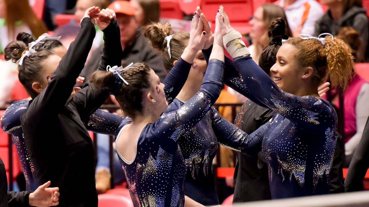 #NationalHighFiveDay #ItsUIC