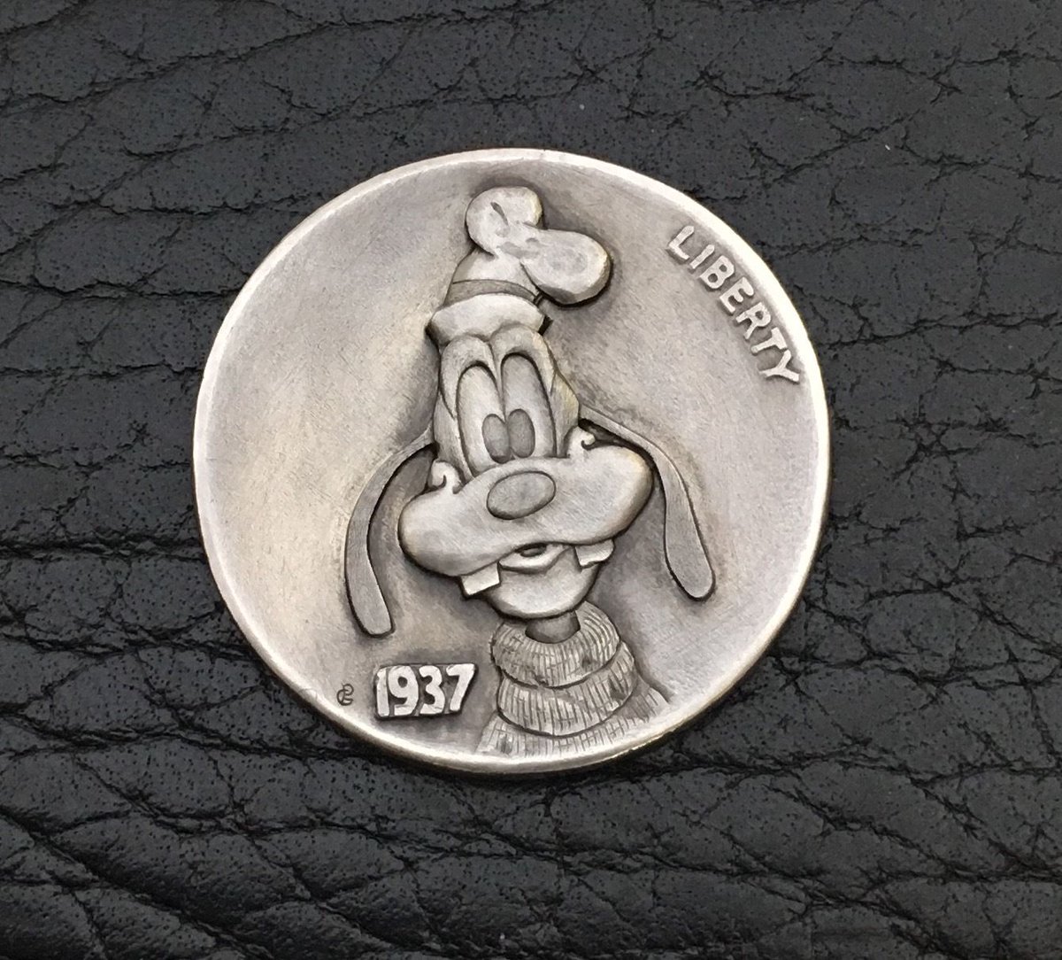 Hobo_Nickel_Soc's tweet photo. #OTD 4/18/1983 #Disney Channel begins broadcasting with #GoodMorningMickey #HoboNickel #CoinCarvings by @gediminaspalsis https://t.co/lJBMhHE10P