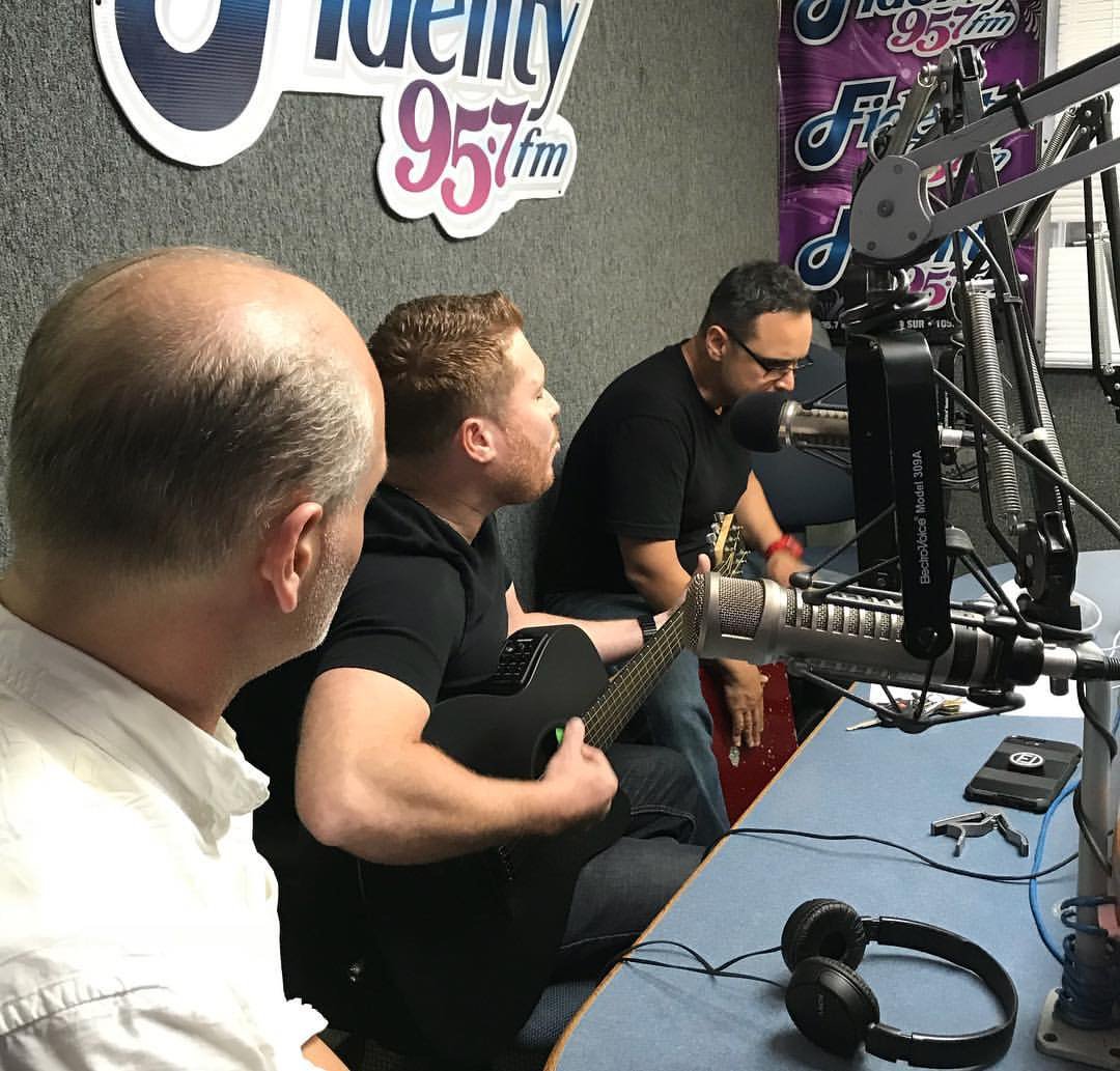 formandolios's tweet photo. Reposting @GEVENTOSPR :
...
"¡En vivo! Los chicos de @formandolios en el @el_happyhour de @fidelity95.7 . ¡Sintonízalo! #UnNuevoAmor ❤️ #FormandoLíos" https://t.co/1HFMckbYuB