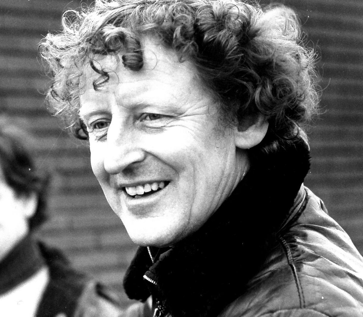 vpro's tweet photo. Regisseur Pieter Verhoeff is tot ons verdriet vanavond na een ziekbed overleden. Hij was voor de VPRO een belangrijke en creatieve regisseur. We wensen zijn familie en vrienden veel sterkte. https://t.co/wkAdRGCrKR https://t.co/ojEIleSRQ2