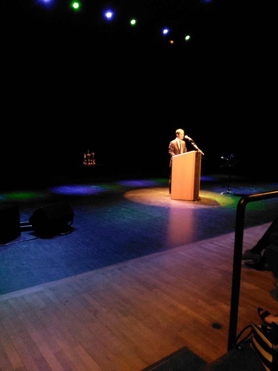 Dernier candidat en compétition : Gaëtan Feillard lors du #concourseloquence <a href="/uvsq/">UVSQ</a> <a href="/UnivParisSaclay/">Université Paris-Saclay</a> au Théâtre de Saint-Quentin-en-Yvelines <a href="/sqy/">Saint-Quentin-en-Yvelines 🚀</a>