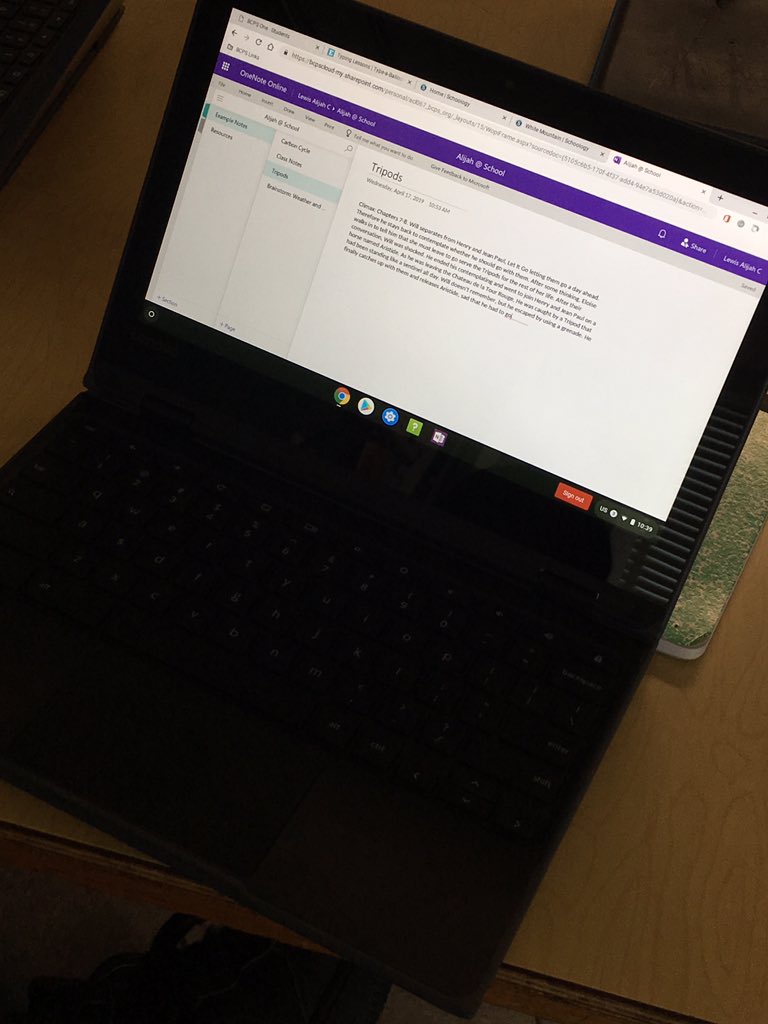 CLETS_SDT's tweet photo. 5th graders have the choice of using One Note for organizing their novel notes! #BCPSBLI 😃 @ValVpollard @JudiCallananDev @BethAbrahambeth https://t.co/IgEGxc56Ya