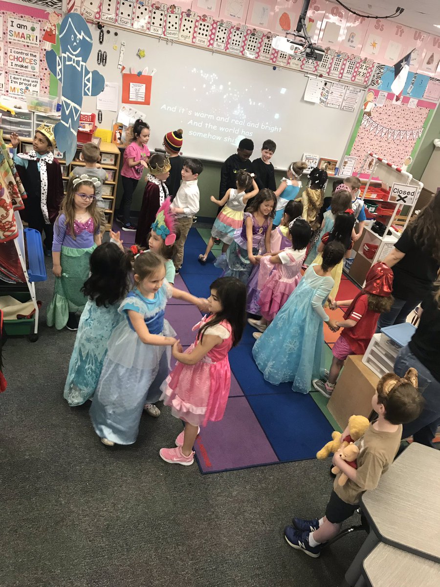 GESDodd's tweet image. Fairy tale fun!! One of my very favorite days!! #gesshineon #gcisdhumanities