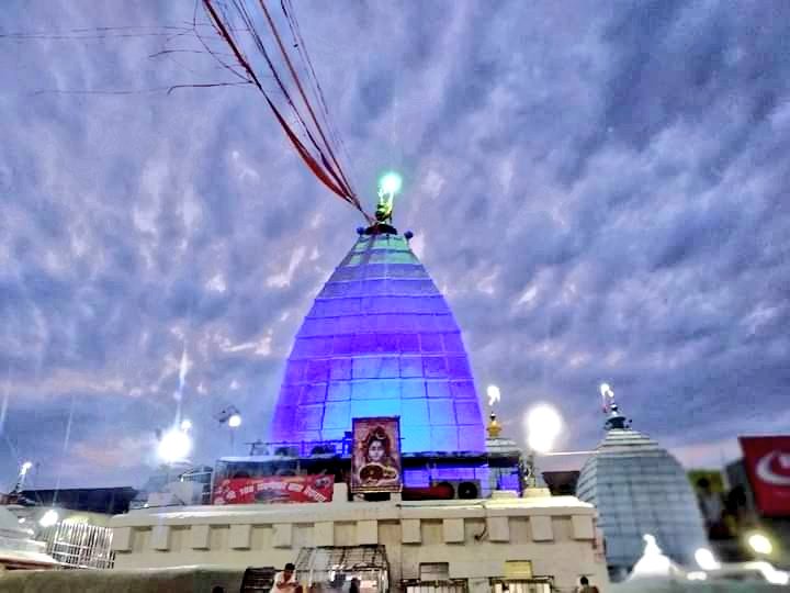 DCDeoghar's tweet photo. संध्या समय में बाबा बैद्यनाथ मंदिर का अदभुत दृश्य।
#बैद्यनाथ_धाम
#BabaMandir
#Deoghar https://t.co/5ltHcSVPx5