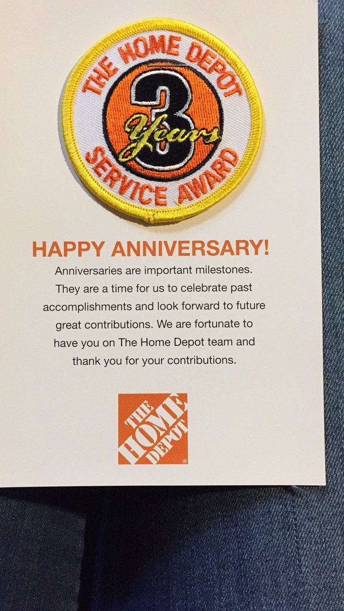 WilliamsTanyra's tweet photo. April 15th made 3 years at 0959 🎉 I love my Home Depot family 🥰❤️ https://t.co/lnxDozete0