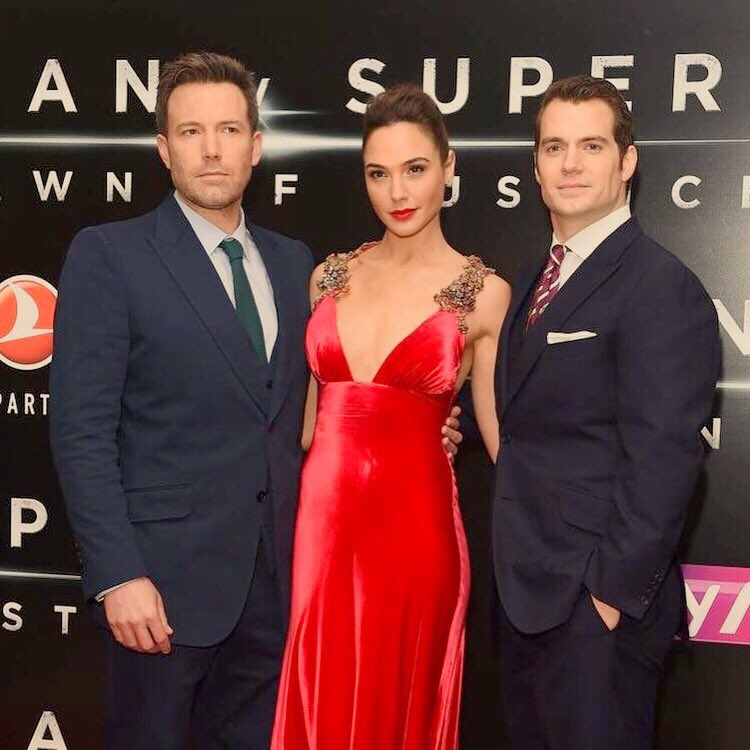 HC_Turkey's tweet photo. #HenryCavill #GalGadot #BenAffleck #BatmanvSuperman #JusticeLeague https://t.co/Ms4TTiH8vV