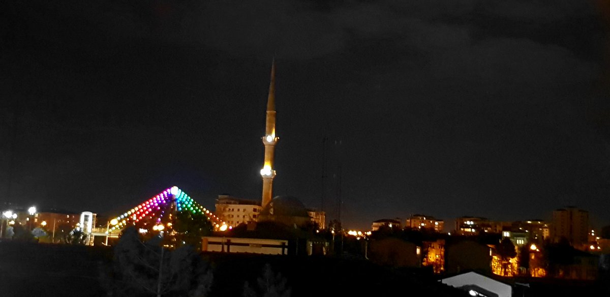 mehmetcinar44's tweet photo. Milletimizin ve tüm İslam aleminin
af, merhamet ve mağfiret vesilesi olarak kabul edilen Ramazan ayının habercisi mübarek Berat Kandilini kutluyor, hayırlara vesile olmasını temenni ediyorum.
#BeratKandili https://t.co/VM3B3sq5bU