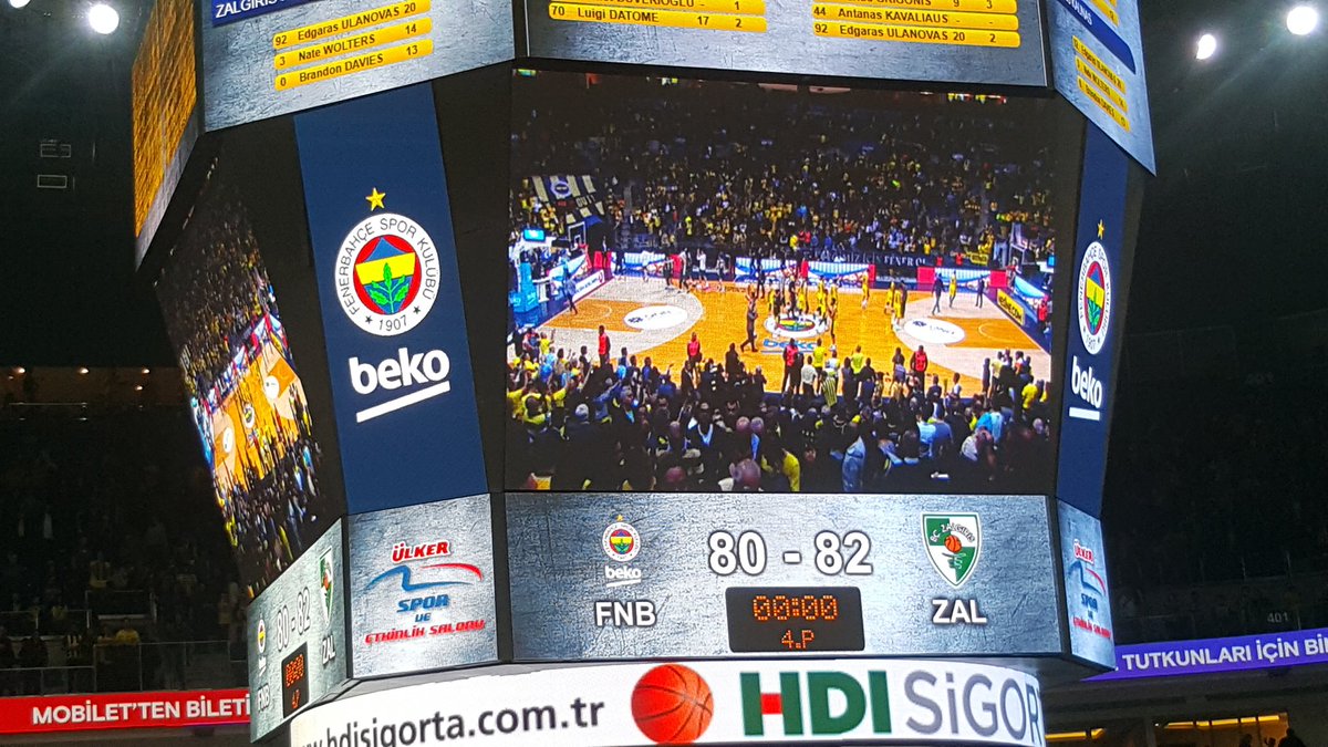 ZelimirHBK_'s tweet photo. Sadece Fenerbahçelilerin yaşayabileceği şeylerden biri :( https://t.co/2NqGjAuVp0