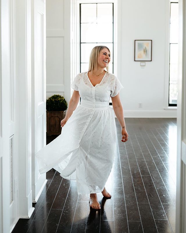 DiengerCo's tweet photo. This beautiful day has us wanting all the Summer dresses! New arrivals are coming in daily!
•
•
•
•
@wayfarerphotography_ https://t.co/atABjLiuzS https://t.co/BVH45BH9rp