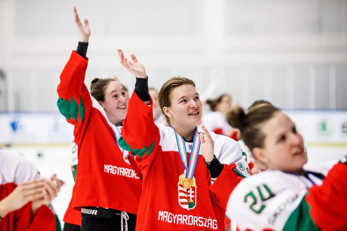 #tbt to last week at Women’s Worlds! Our own Lotti Odnoga giving us a wave with her new bling 👋🥇 Congrats, Lotti, on bringing home the gold with Team Hungary!