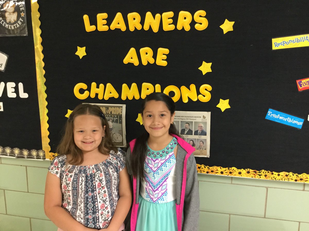JeffersonAveES's tweet photo. Penelope and Zoey did a great job giving their book talks this morning during announcements. Thursday, April 18, 2019
#BookTalkThursday #MatadorsRead #SeguinReads https://t.co/TZWhOxkmX4