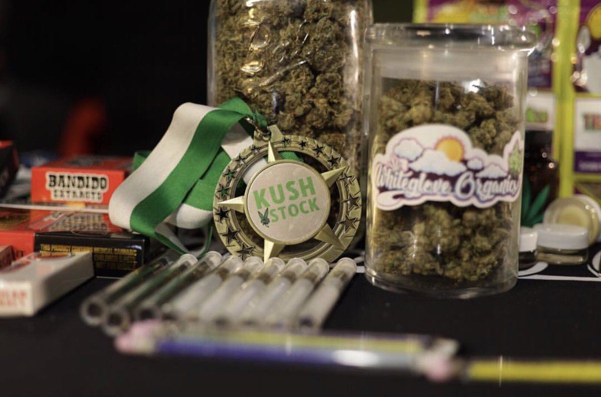 SeshJoe's tweet image. instagram.com/p/BwVutXCBXdF/…                                         We winners baby!💯 Did you save the date for our next Master Sesh on 4/28! Mark your calendar ASAP!                       #weed #marijuana #cannabis #stoner #high #stoned #hightimes #legalweed #kush #pot #LosAngeles