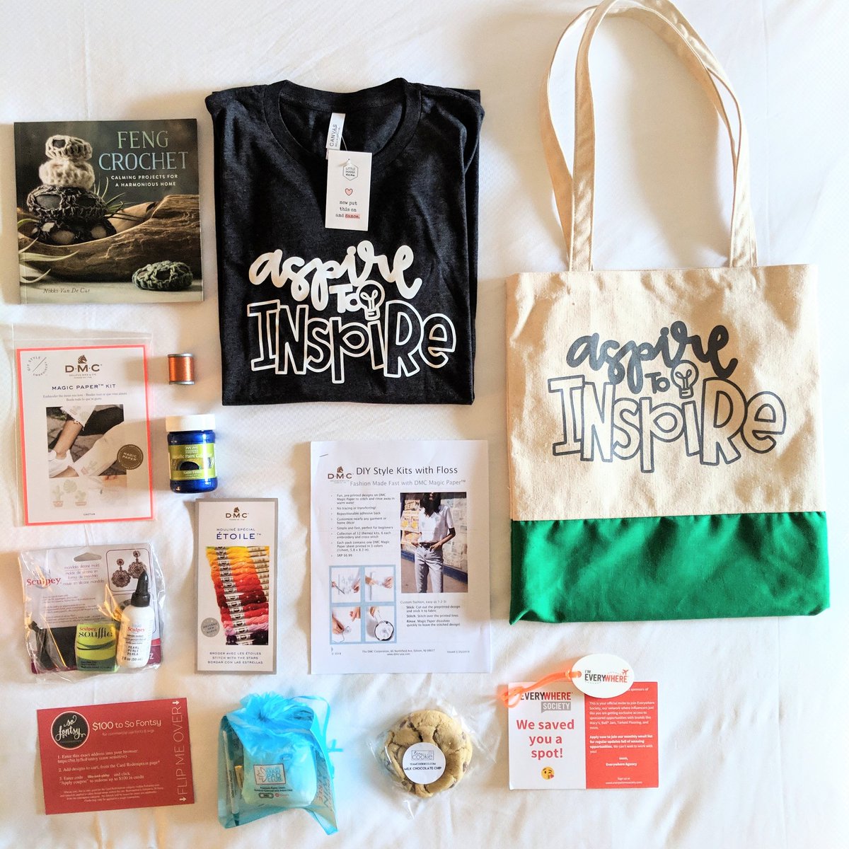 PDBJay's tweet photo. Did you see the swag bag from @snapconf - I mean, can you even believe how much good stuff was in there? 🥳 #snapconf https://t.co/TgyN2RMArJ
