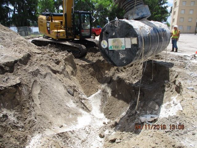 prdincorporated's tweet photo. PR&amp;D removing a 2,000 gallon tank at a local college in Central Florida. #YourPartnerInTheSolution https://t.co/s9zwGTmoqa