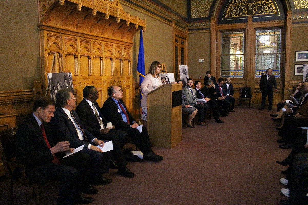 CTSotS's tweet photo. 🌏#ImmigrantDay at the #Capitol is always one of my favorite days of the year. Our state is better because of the immigrants who live and work here.🌍
Thanks to the Connecticut Immigrant and Refugee Coalition for hosting yesterday's event!
#Immigrants #TheyGetTheJobDone https://t.co/s4SF0WXQO0