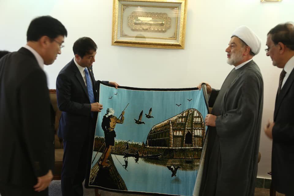 Humam_Hamoudi's tweet photo. خلال استقباله المستشار الخاص للرئيس الكوري
حمودي يحث كوريا لمضاعفة استثماراتها ويؤكد: العراق بأفضل حال والعالم يتنافس على الفرص فيه https://t.co/6T07Wav5aR