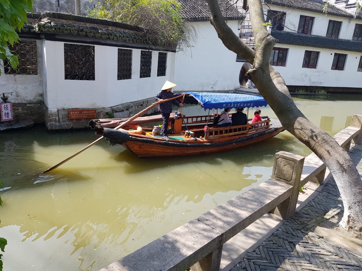 StDenisAnnonay's tweet photo. Visite autour de Suzhou de la Colline du Tigre pour nos élèves de la délégation française en Chine,... et demain direction Pékin pour finir le périple🇨🇳@StDenisAnnonay @VisitSuzhou @chineseculturei https://t.co/aqm5Tku3Vc
