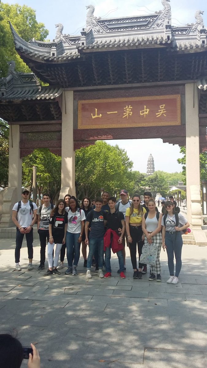 StDenisAnnonay's tweet photo. Visite autour de Suzhou de la Colline du Tigre pour nos élèves de la délégation française en Chine,... et demain direction Pékin pour finir le périple🇨🇳@StDenisAnnonay @VisitSuzhou @chineseculturei https://t.co/aqm5Tku3Vc