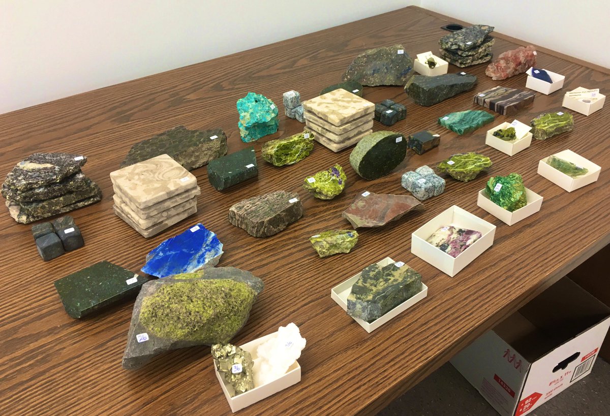 Successful mineral auction this year. All those hours making coasters and whisky ice cubes paid off...
#mineralcollectors #geologistlife