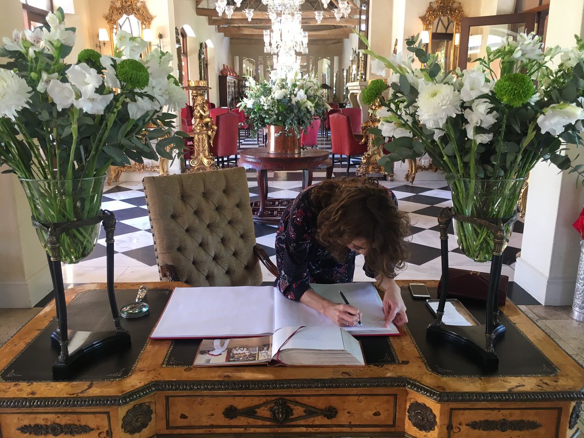 carterandcoltd's tweet photo. If ever #Franschhoek comes calling, a trip to @LaResidenceSA is an absolute must. Whether for a divine overnight stay or lunch by the lake, it is an unbeatable little pocket of #southafrica luxury https://t.co/uNLzhcuyXX