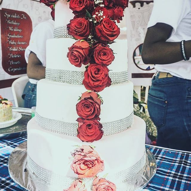 therealbinti_B's tweet photo. Weddings we're ready!!
#Binti_baker #makeki 📷@kevin_sqofield https://t.co/t6eVm7nfox