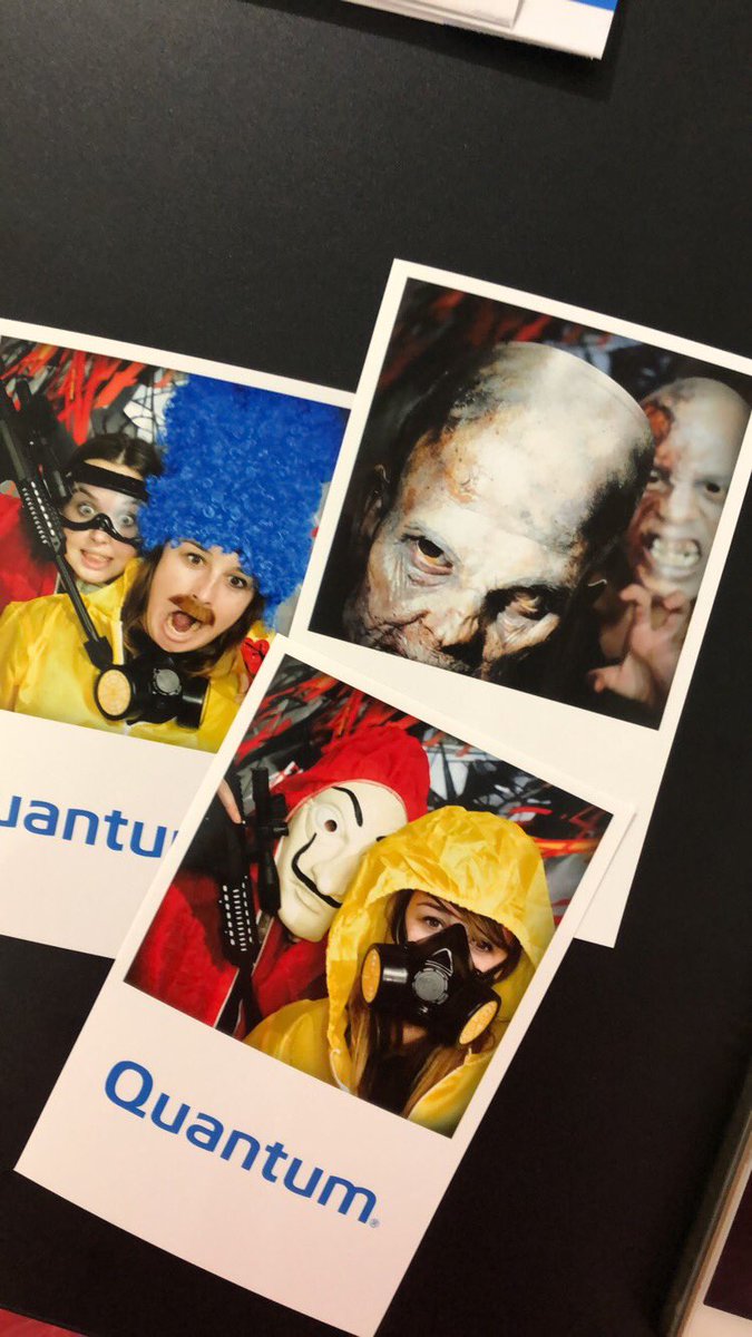 julie_rogey's tweet photo. Et voilà, la soirée spéciale série est lancée ! J’adore ce type d’événement 🤗 #Alternatif #ParislaDéfense #events #bornephoto #evenemetiel #eventif #series #casadepapel #breakingbad #Simpsons #TheWalkingDead #LesExpertsMiami https://t.co/b88nPiFW5L