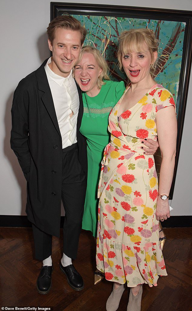 AnneMarieDuffRF's tweet photo. #AnneMarieDuff #SweetCharity #DonmarWarehouse
PRESS NIGHT AT DONMAR WAREHOUSE'S SWEET CHARITY https://t.co/8EVB6O39XD
