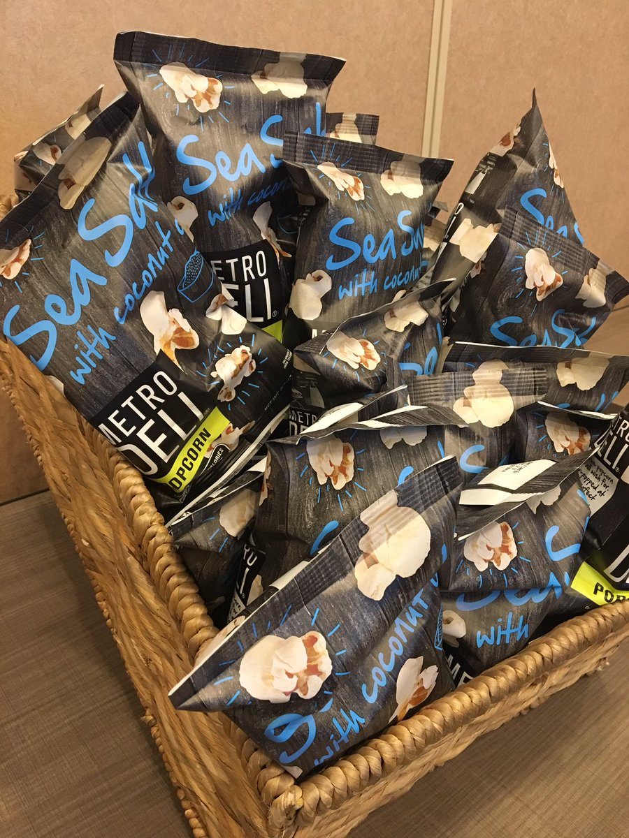 USCGradSchool's tweet photo. Come to learn... but stay for the snacks (and the learning)! #AnnenbergSymposium #uscphdscreate https://t.co/FTrlTQH1RC