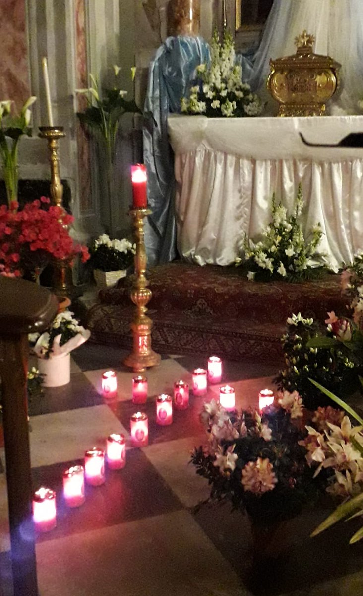 sara_lenzoni's tweet photo. La tradizione dei Sepolcri in un Borgo di Liguria #fezzano https://t.co/Dyz4f6Znzd