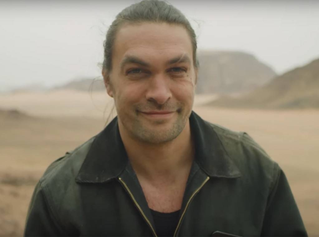 Jason Momoa shaved off his beard for the first time since 2012 because "I just want to do this to bring awareness that plastics are killing our planet." eonli.ne/2ZouoI6