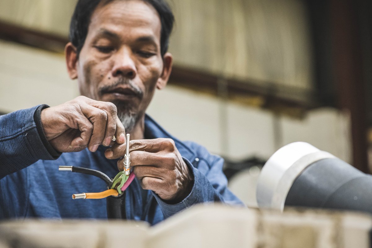 cdmincorporated's tweet photo. Engineered cable assembly solutions are only as good as the manufacturing technicians behind them - trust CDM's experienced, certified staff for your next build! #ECAS #EngineeredCableAssemblySolutions #ClassLCables #AS9100 #ISO #ElectricalContacts #PowerCables https://t.co/iW2aTRwreK