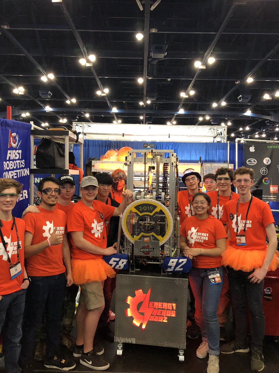Bechtel's tweet photo. Not only are we at the innovation fair but we are also running around #FIRSTchamp catching up with the 11 sponsored teams we have here. Big thanks to all of our Bechtel mentors and good luck to all our teams🤞 

#omgrobots #bechtelstewardship https://t.co/9OLNMl3c4w
