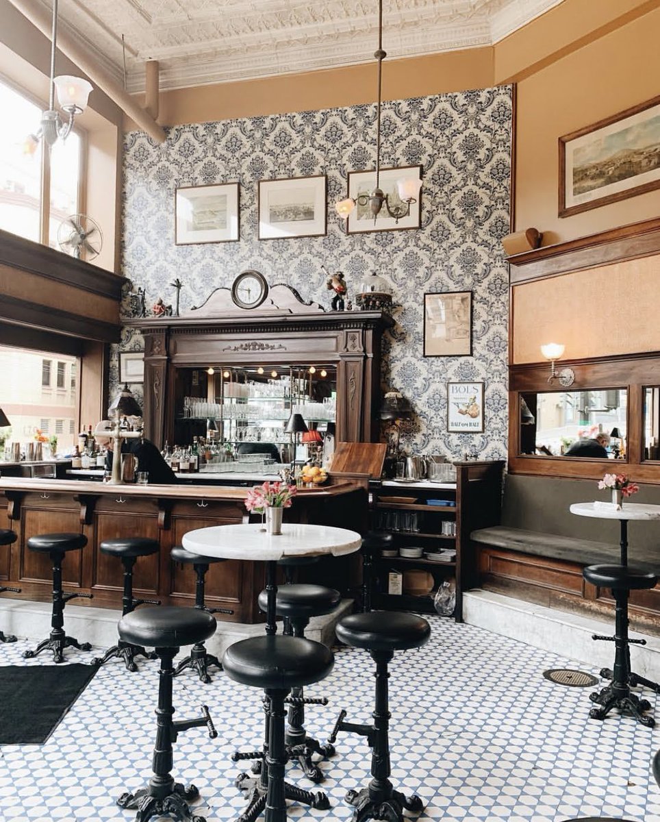 ComstockSaloon's tweet photo. The βοΈ is shining, so why not come enjoy it pouring into the Monkey Bar?
πΈ by briannasharm
.
.
.
#comstockandtwosmokingbarrels #afternoonsaloonbrunch #sunshineandcocktails #sfinterior #fromwhereistand #northbeachfamily #sanfrancisco https://t.co/9ZRfkq9rfN