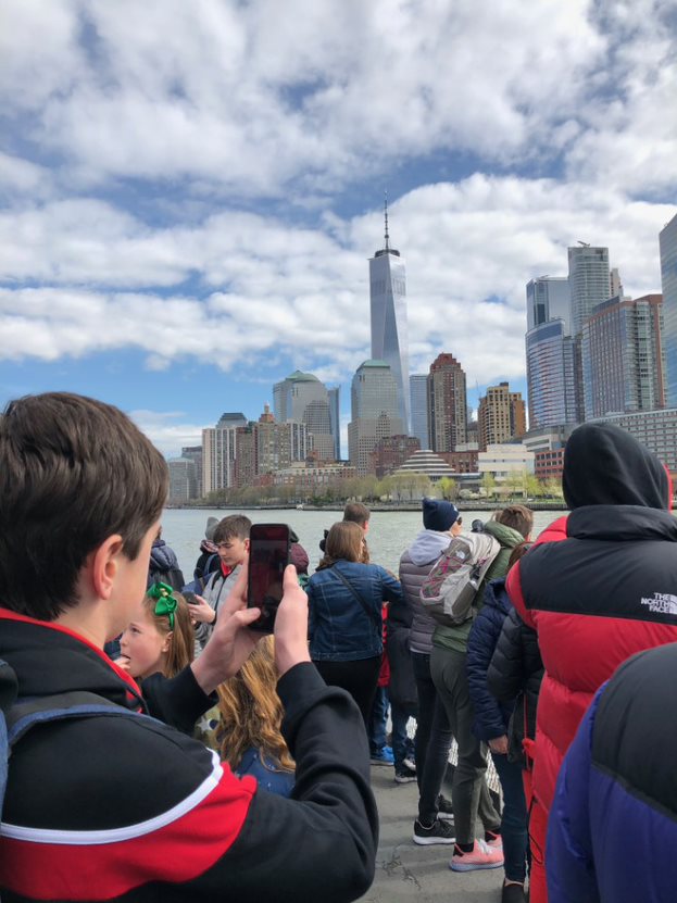 hallifordhead's tweet photo. Day 3 #HallifordSchool #NewYork Drama Trip started with a cruise to @StatueEllisNPS. An impromptu visit to @Sept11Memorial, both beautiful and haunting before dinner at the iconic @BubbaGumpCo New York before laughing the night away at an off Broadway show, @avenueqmusical . https://t.co/4w8C40sSFz