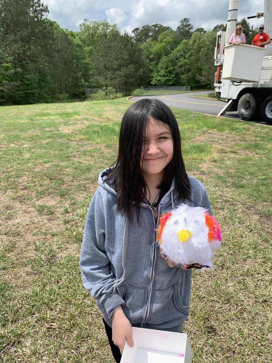 Who needs an egg hunt, when you can participate in a 65 ft. egg drop?? Fun day in 4th grade at JES.  #lovebluelivegold <a href="/JohnsonWildcats/">Johnson Elementary School</a> <a href="/FloydCoSchools/">Floyd County Schools</a>