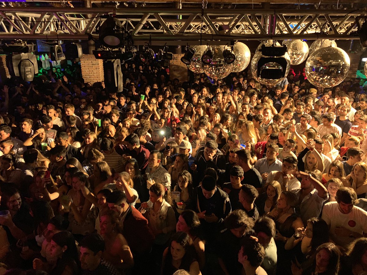 pueblo_gitano33's tweet photo. Otro festival juntos que se va 
Simplemente muchísimas gracias a todos por estar siempre, sin ustedes esto no sería posible 
Esperemos hayan disfrutado en estas noches únicas que tuvimos
Hasta la próxima !! https://t.co/YlT3BpFduV