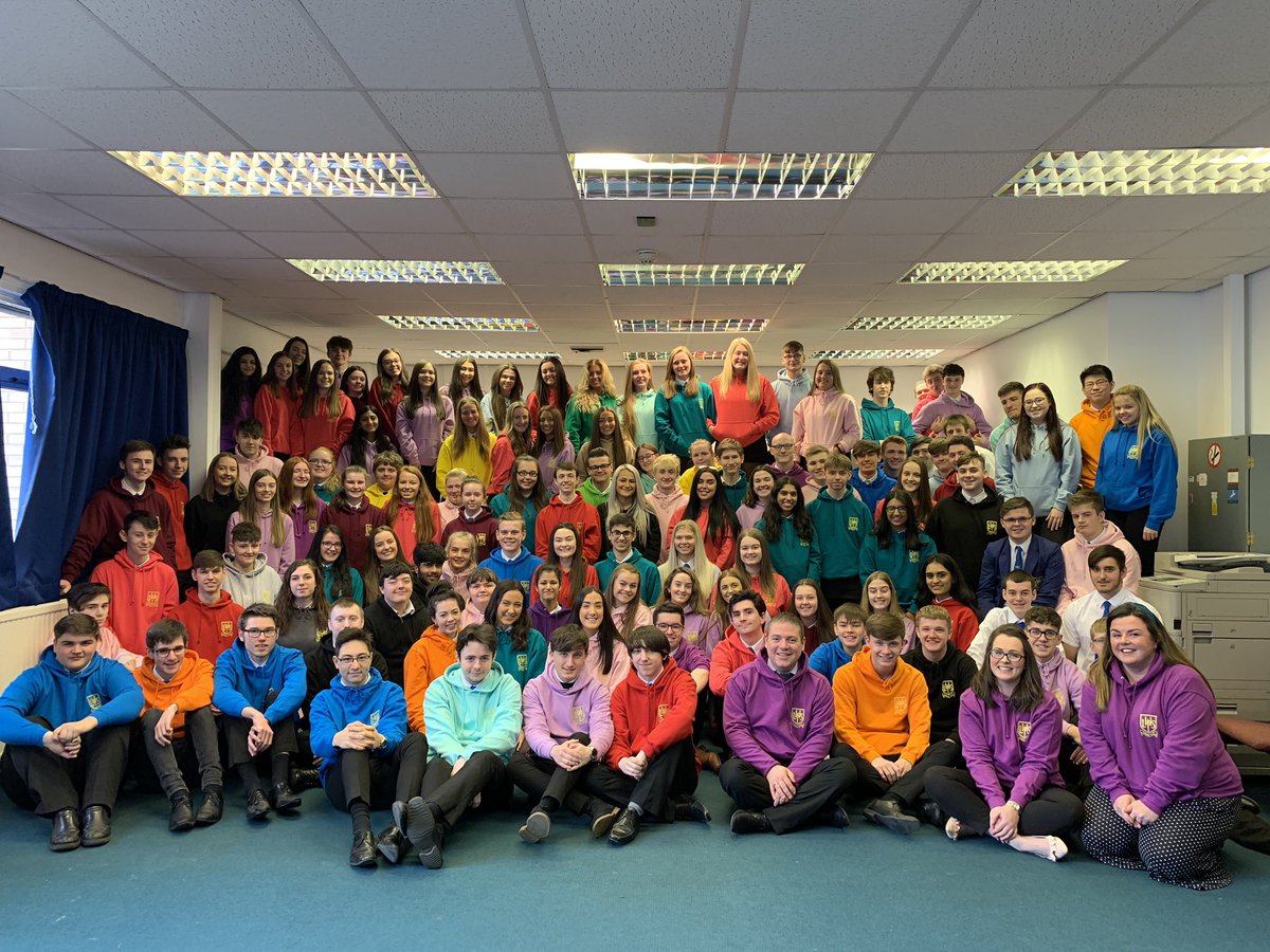 mrmeikle's tweet photo. It was amazing to see all of #S6LHS together in their hoodies 🕶 What a bunch! 😀 Only one more day at school before graduation 👍 https://t.co/uIgHDZMnwO