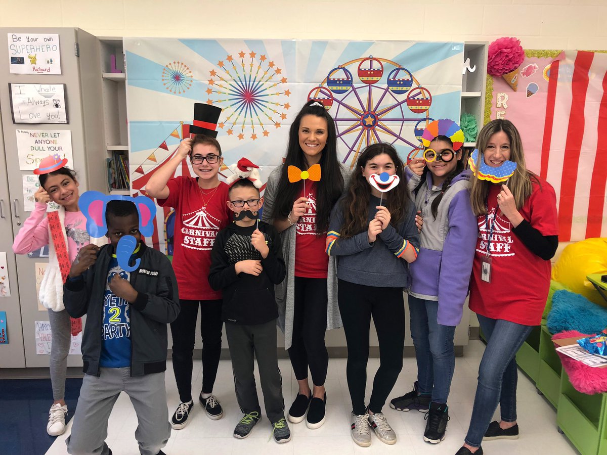 MissODonnell28's tweet photo. Welcome to the main event 🎟🍭🎪🎡🍿 #carnival #learningisfun #room45 @definocentral @MTPSNJ https://t.co/SSe92gMrMK
